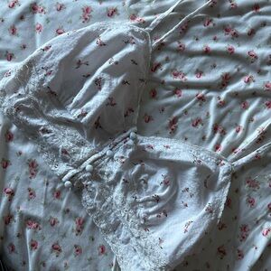 Cropped floral dainty shirt